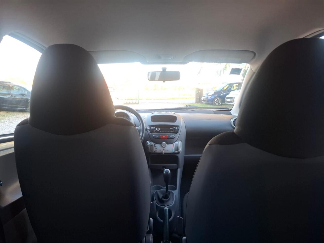 Toyota Aygo 1.0 12V VVT-i 3 porte Sol 68Cv (50Kw)