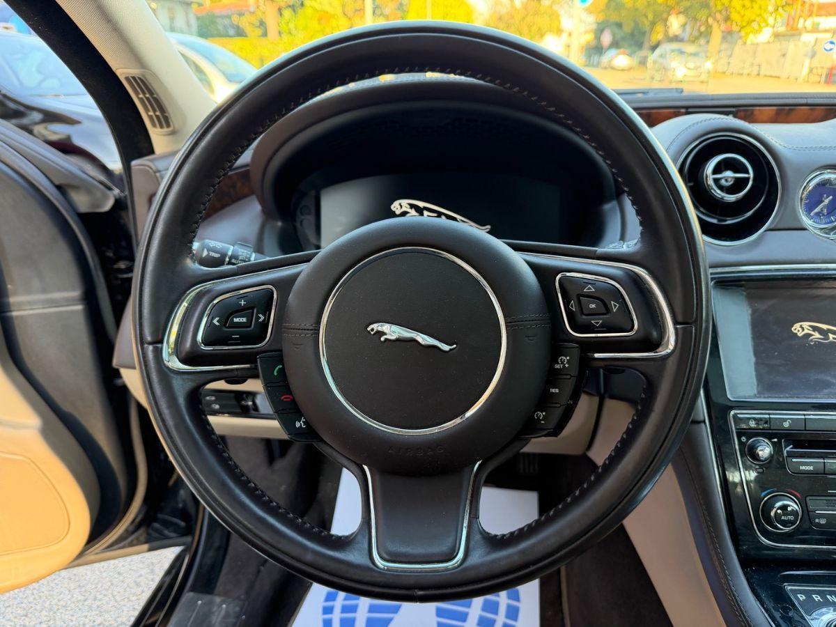 JAGUAR - XJ - 3.0D V6 Premium Luxury