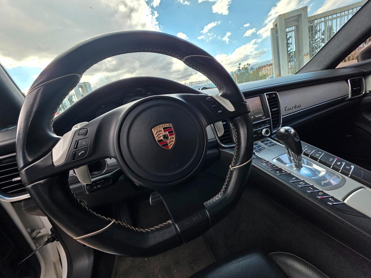Porsche Panamera 4.8 Turbo