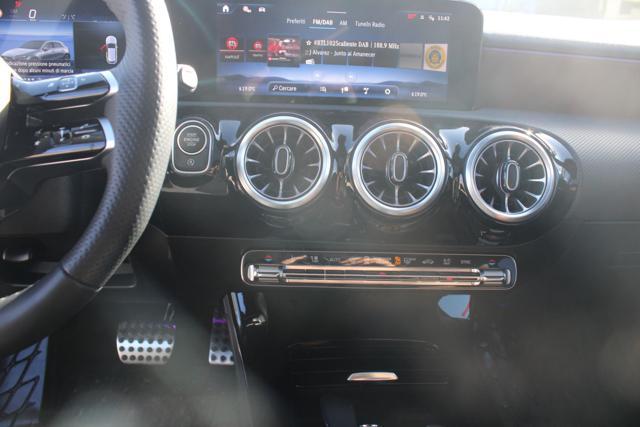 MERCEDES-BENZ A 180 d Automatic AMG Line Premium