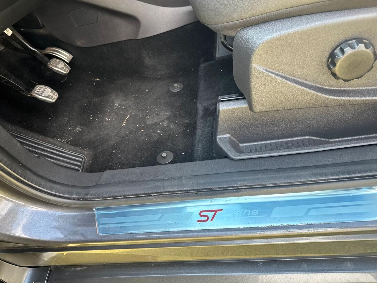 Ford Kuga 2.0 TDCI 120 CV S&S 2WD Powershift ST-Line