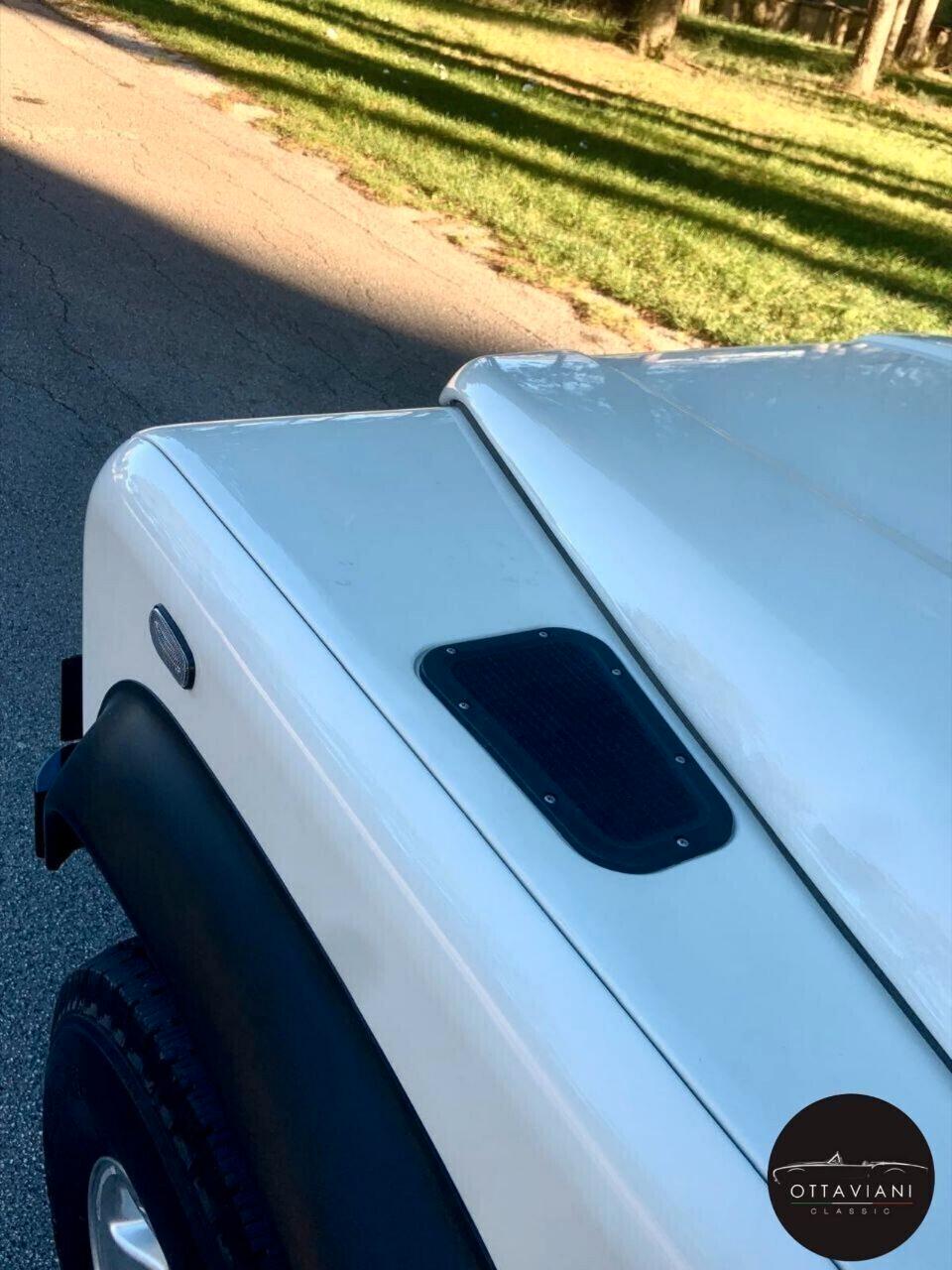 Land Rover Defender 90 turbodiesel Soft-top