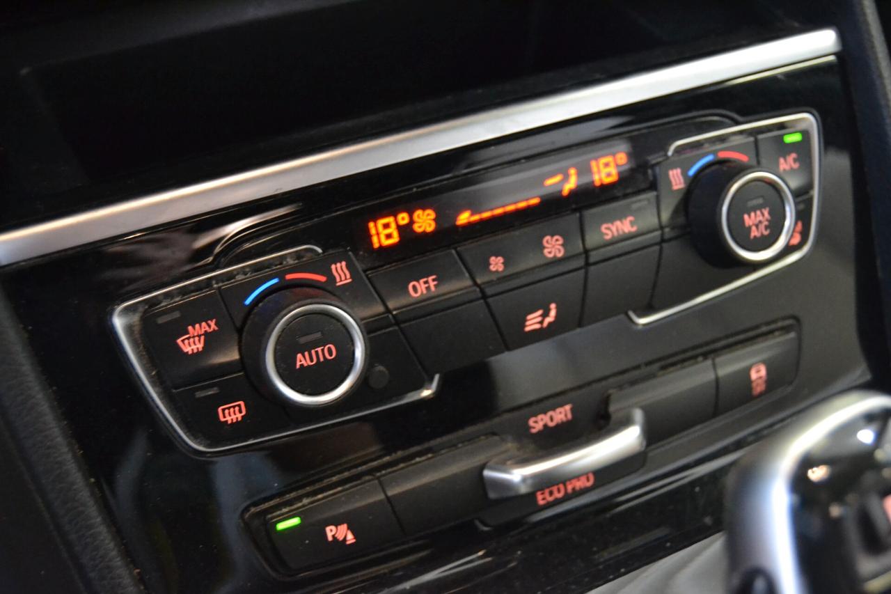 Bmw 216D ActiveTourer Luxury Auto/Navi/Pelle/Xenon