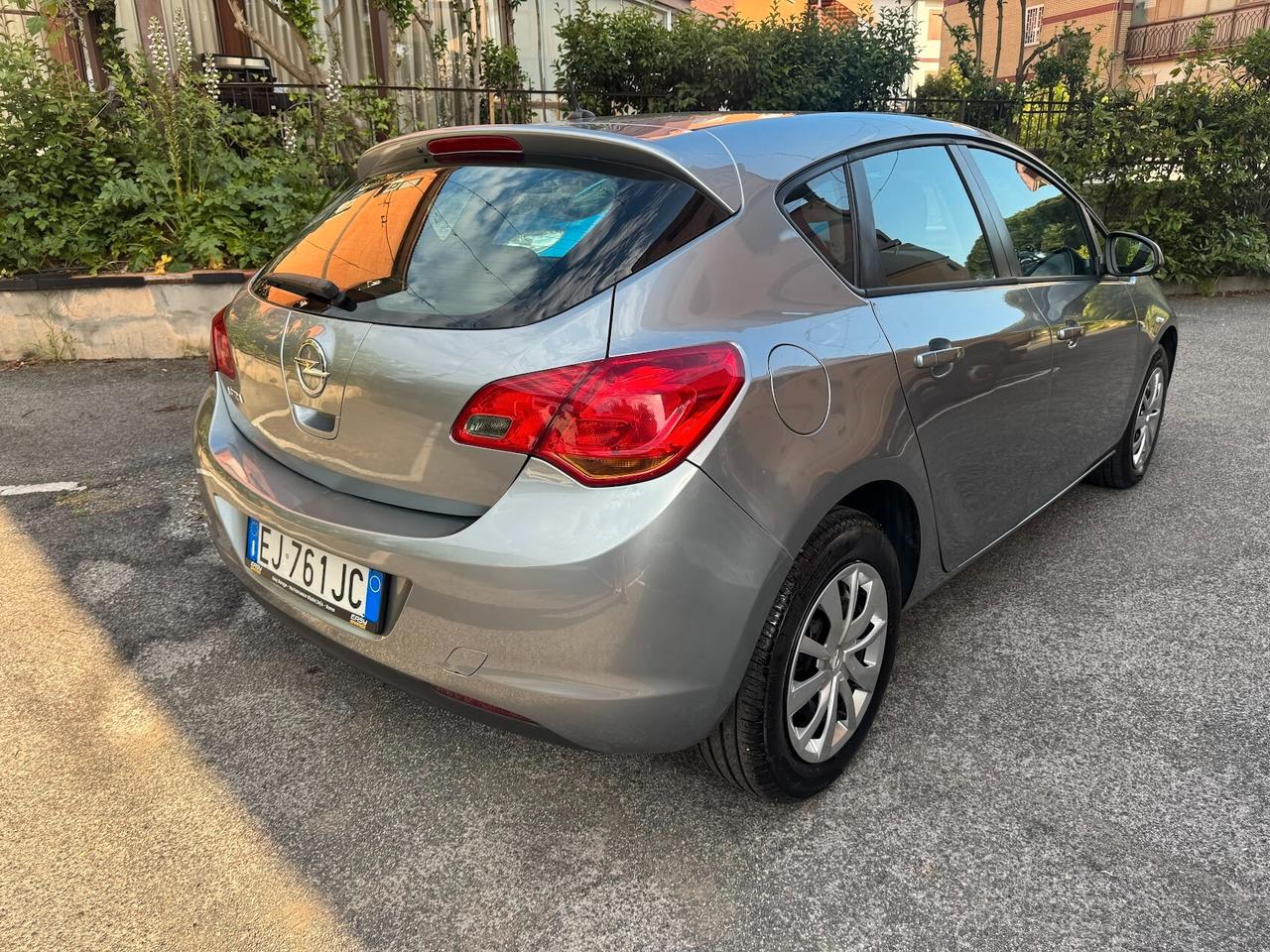 Opel Astra 1.4 100CV 5 porte