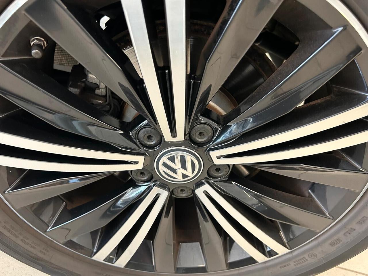 Volkswagen Tiguan ADVANCED 2.0 TDI SCR DSG BMT
