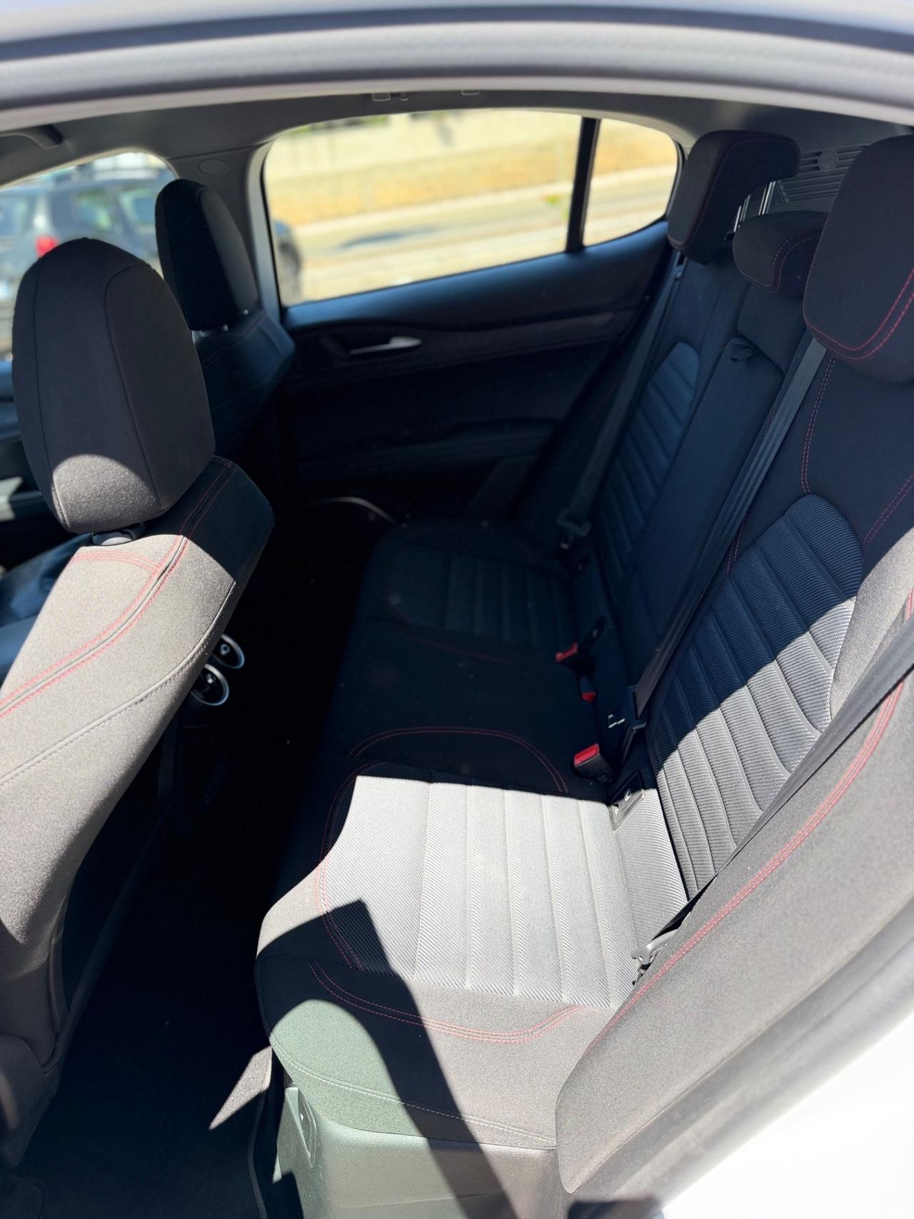 Alfa Romeo Stelvio 2.2 Turbodiesel 160 CV AT8 RWD Business