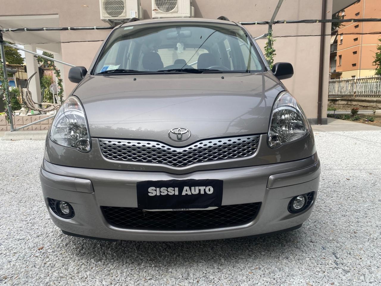Toyota Yaris Verso 1.3i 16V cat Sol '03 NEOPATENTATI!!!