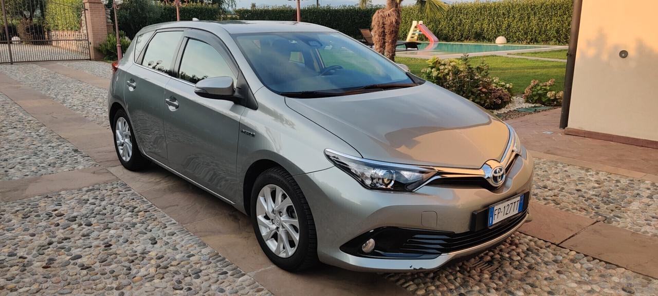 Toyota Auris 1.8 Hybrid Business