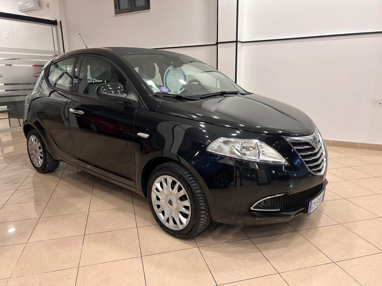 Lancia Ypsilon 1.2 69 CV 5 porte Gold