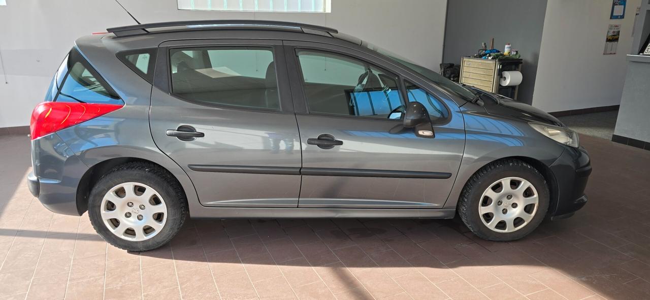 Peugeot 207 1.4b 95CV Neopatentati