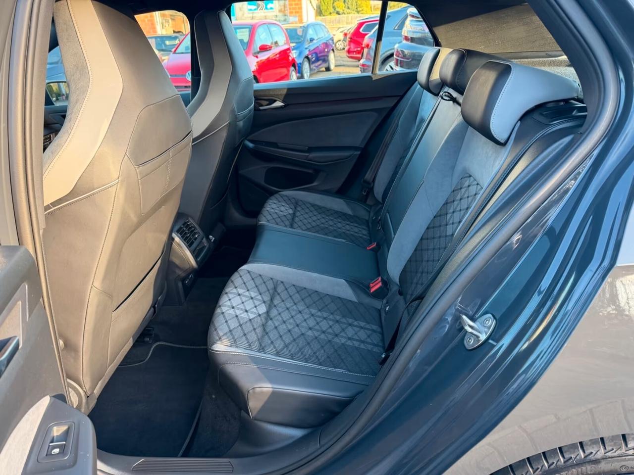 Volkswagen Golf VIII Lim. R-Line