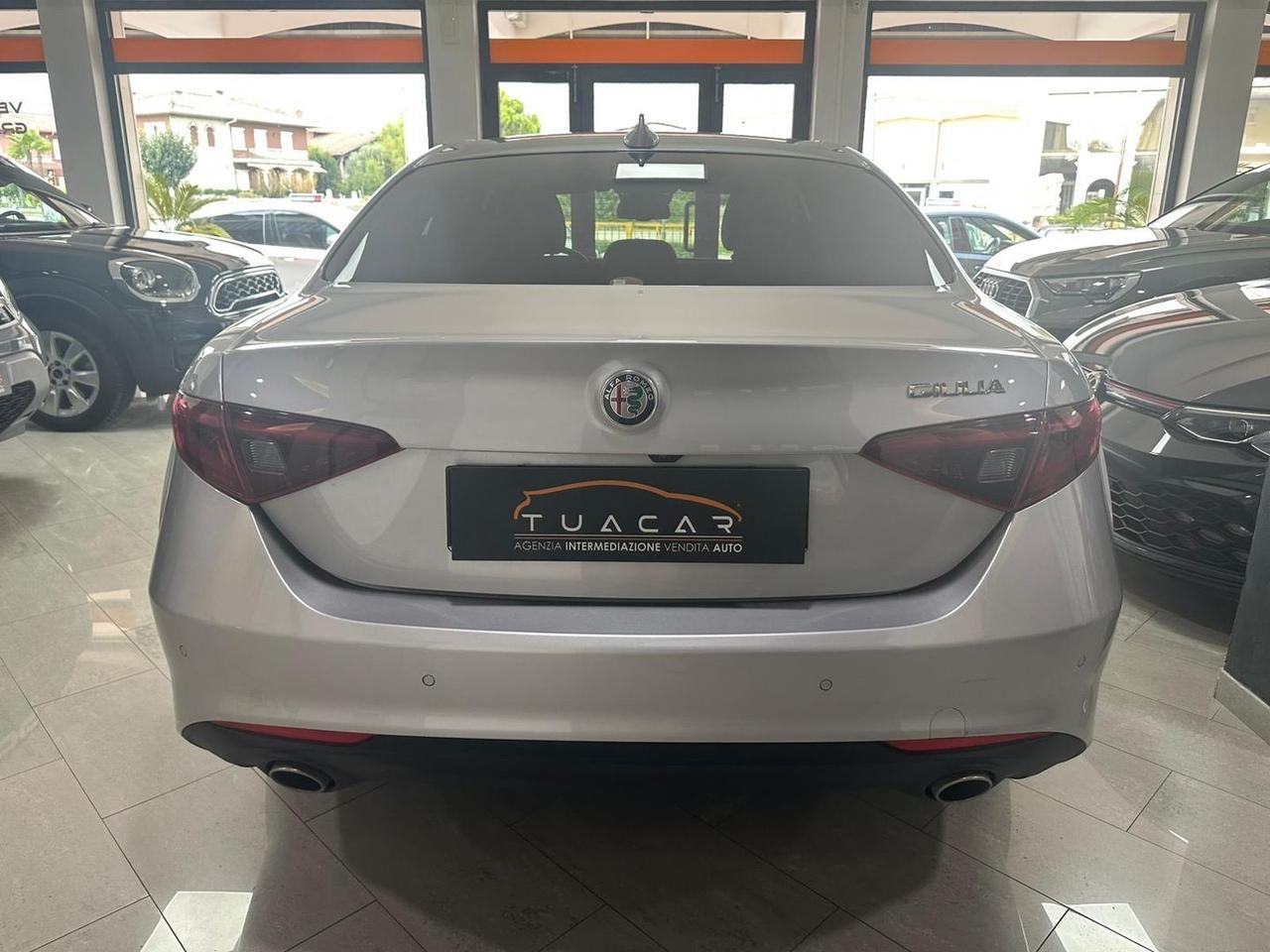 Alfa Romeo Giulia Executive 2.2 #6808