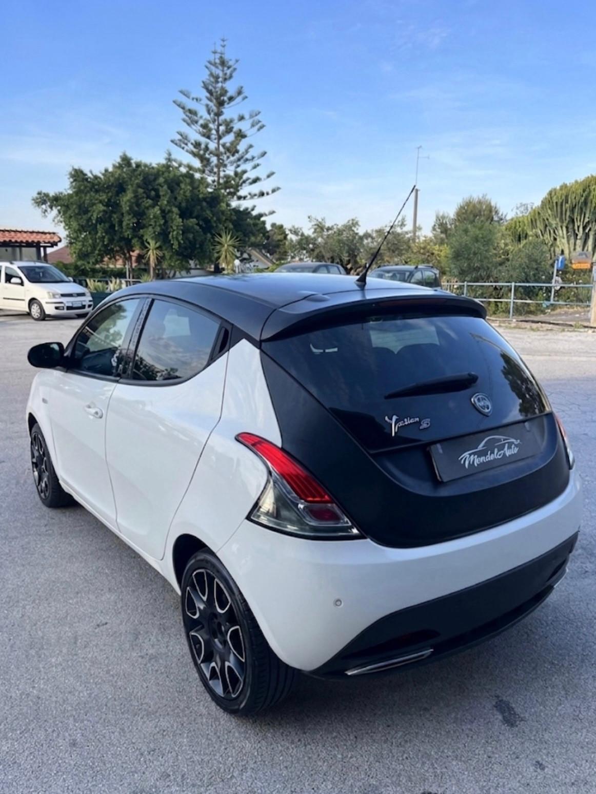 Lancia Ypsilon 1.3 MJT 16V 95 CV 5 porte S&S S Momodesign