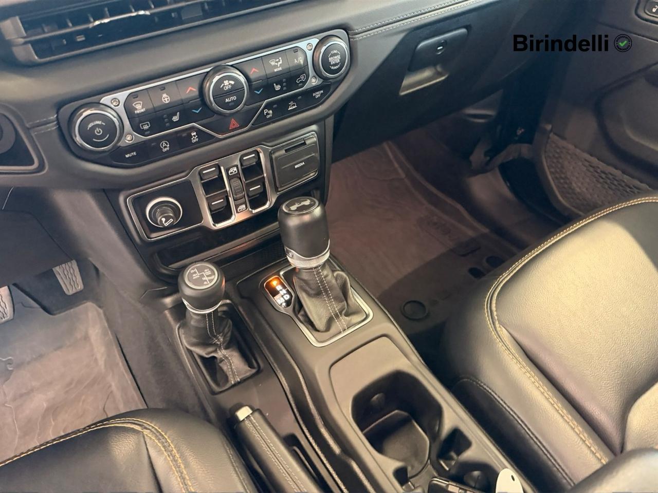 JEEP Wrangler 4ª serie - Wrangler Unlimited 2.0 Turbo Sahara