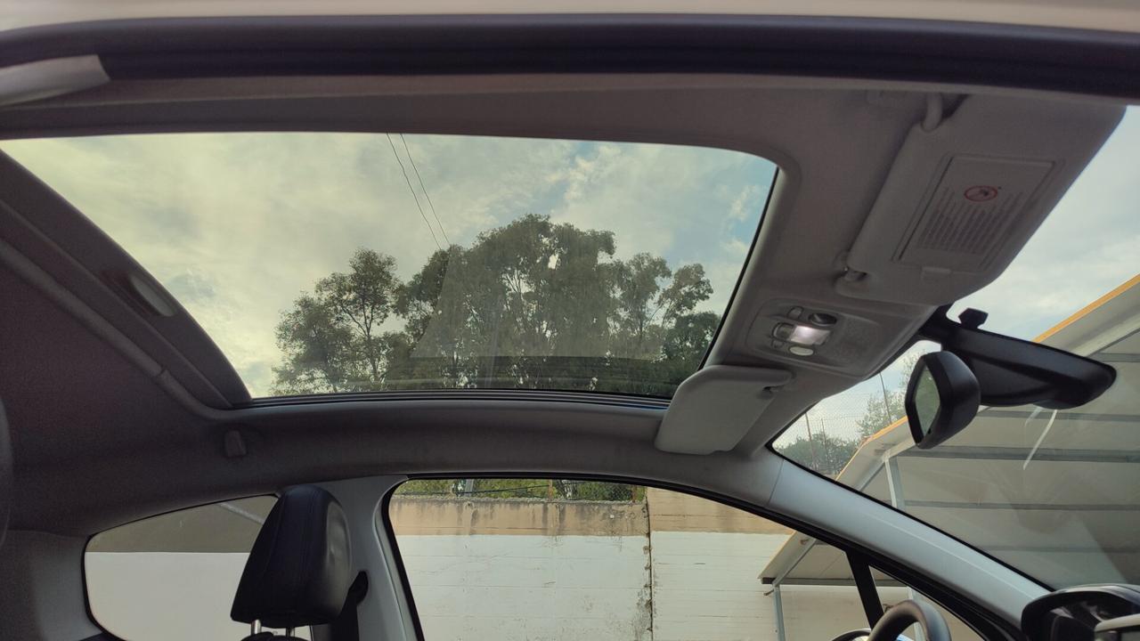Peugeot 208 1.4 HDI TETTO PANORAMICO