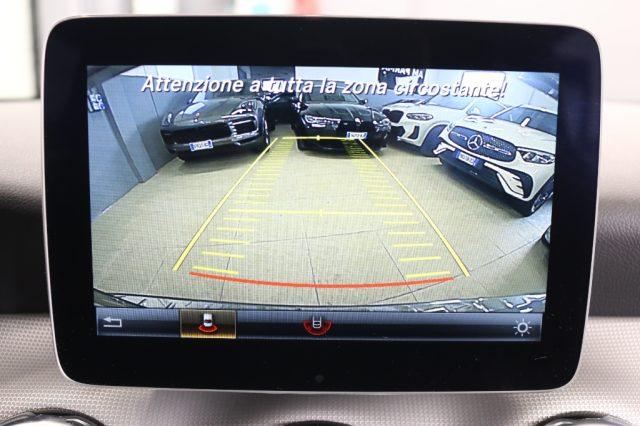 MERCEDES-BENZ GLA 200 d Automatic 4Matic Sport