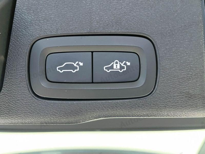 Volvo XC60 XC60 B4 (d) 197CV AUT AWD R DESIGN