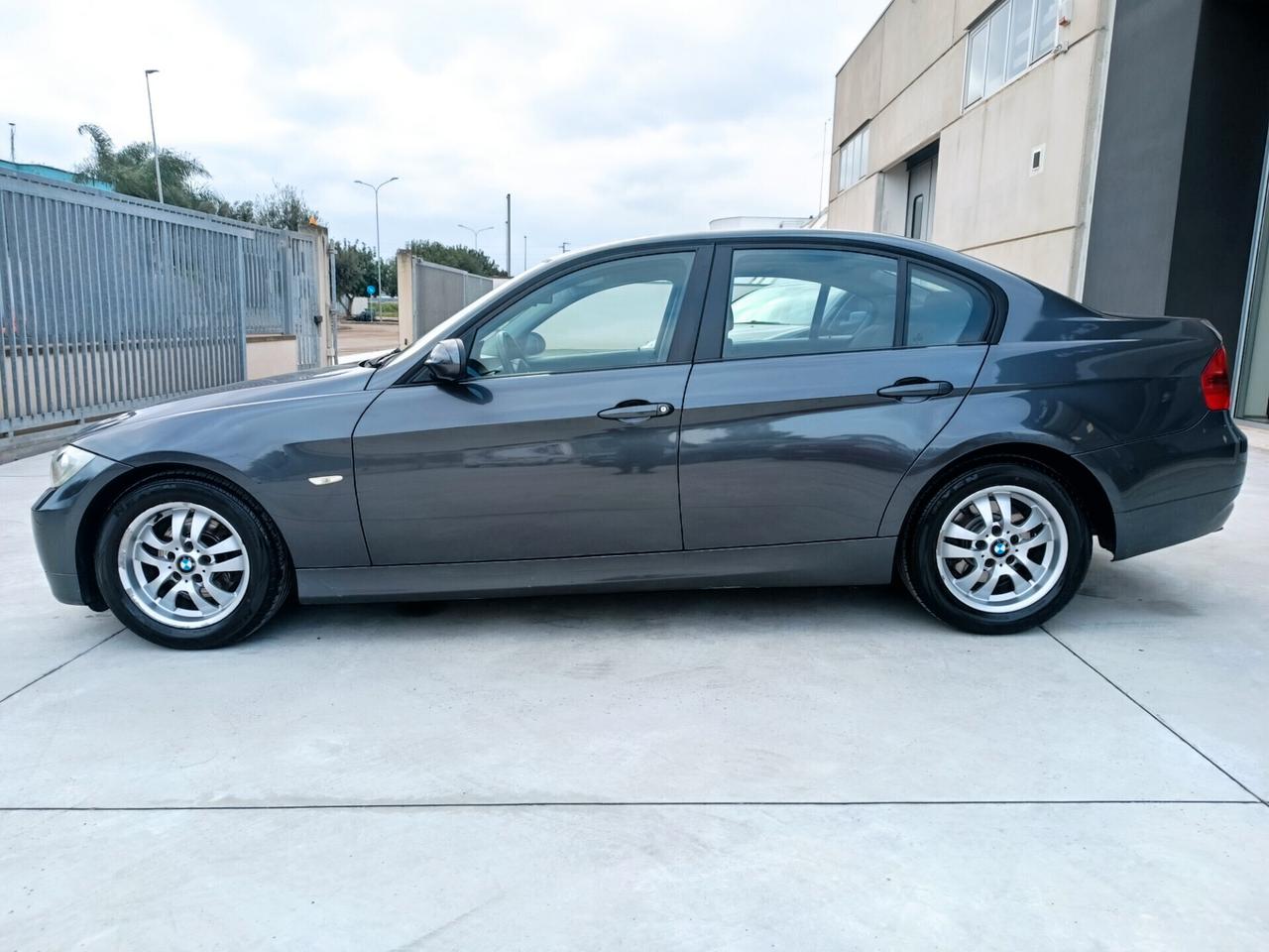 Bmw 318d PER NEOPATENTATI