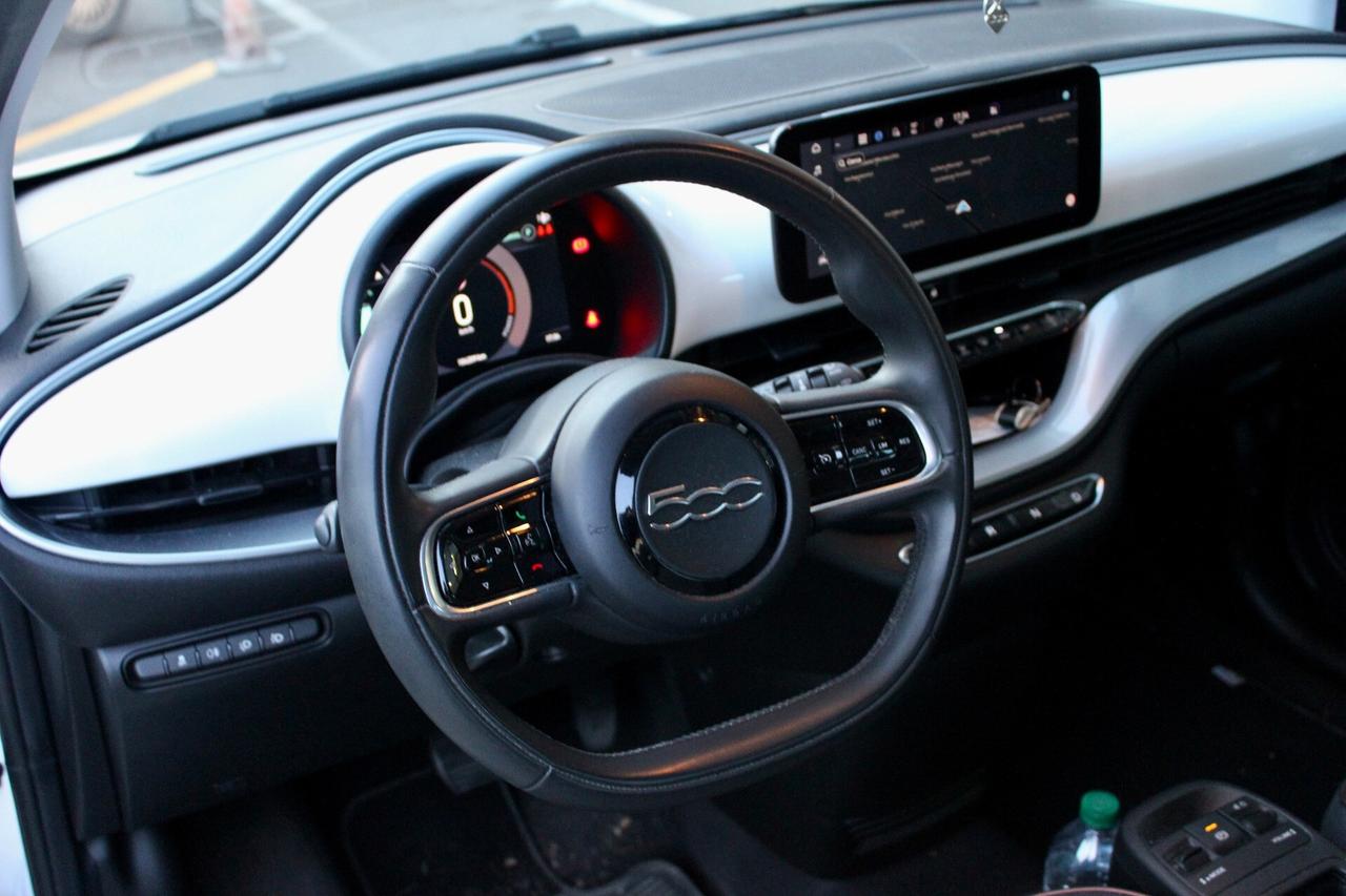 Fiat 500e Berlina 43 kWh Icon 3+1 SENSORI POST.
