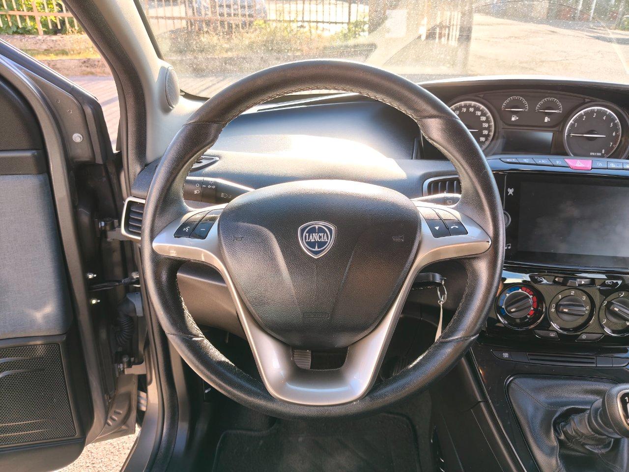 Lancia Ypsilon 1.0 firefly hybrid Gold s&s 70cv 5p.ti