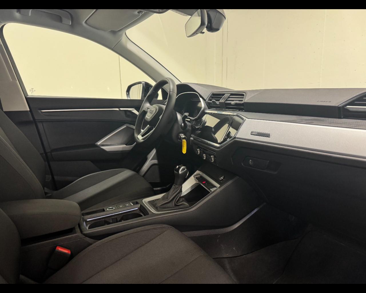 AUDI Q3 35 TDI S-TRONIC BUSINESS ADVANCED