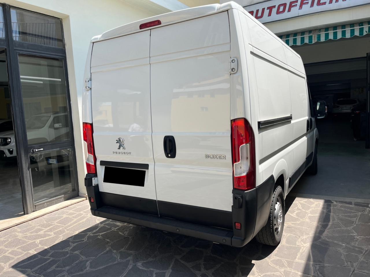 Peugeot Boxer 333 2.2 BlueHDi 140 S&S L2-H2 Furgone