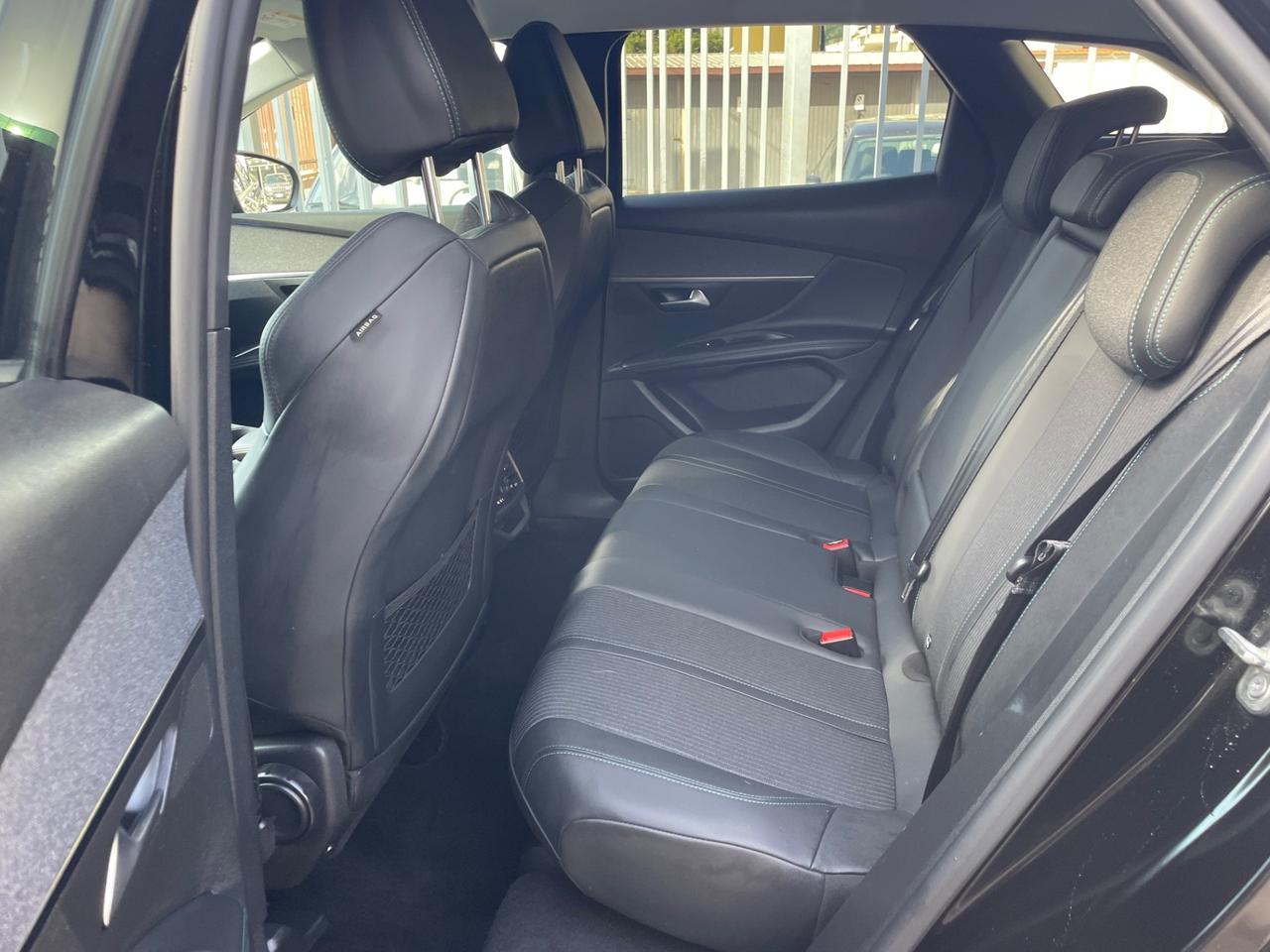 Peugeot 3008 BlueHDi 130 S&S EAT8 Allure