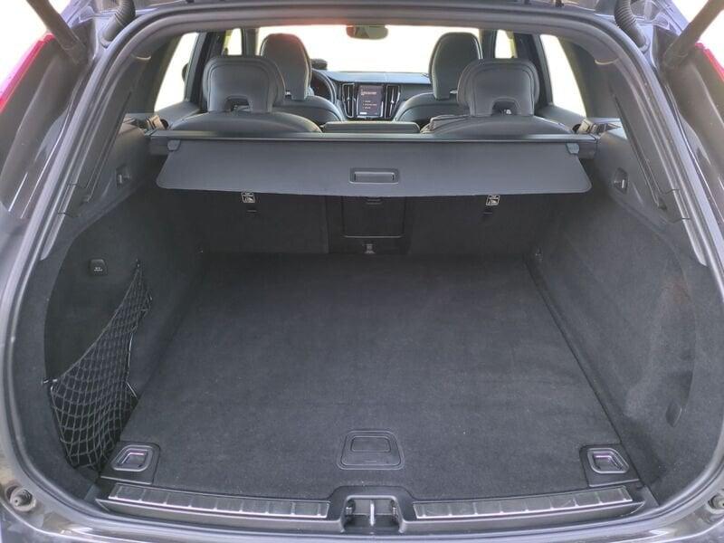 Volvo XC60 B4 197+14 CV AWD Automatico Mild Hybrid Diesel R-Design