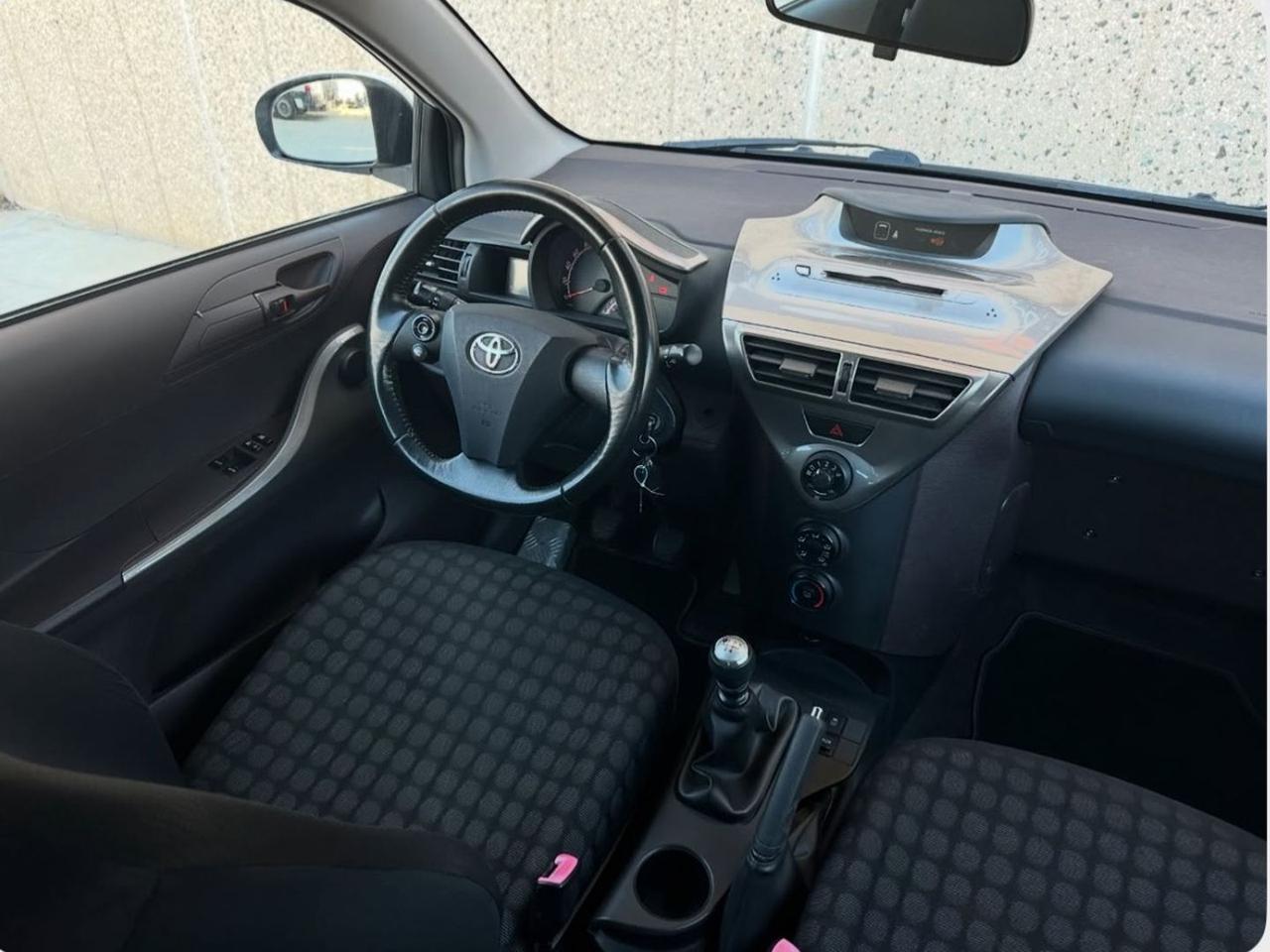 Toyota iQ 1.0 vvt-i #10178