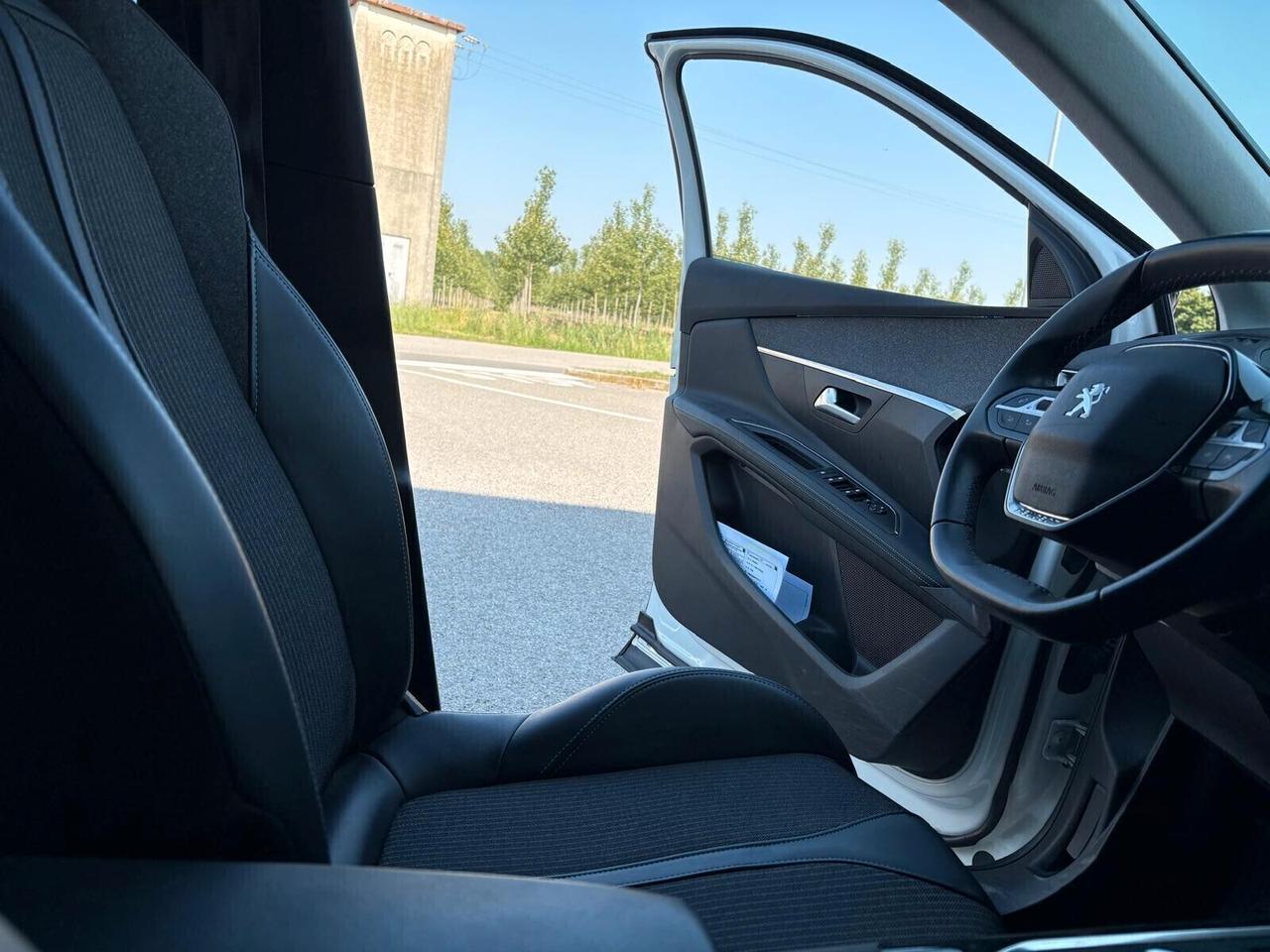 Peugeot 3008 ALLURE PACK BlueHDi 130 6mt SPOTICAR