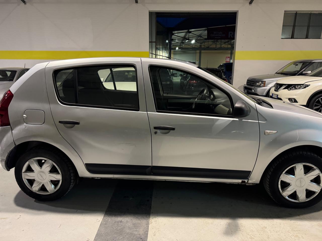Dacia Sandero 1.2 16V GPL 75CV Embleme