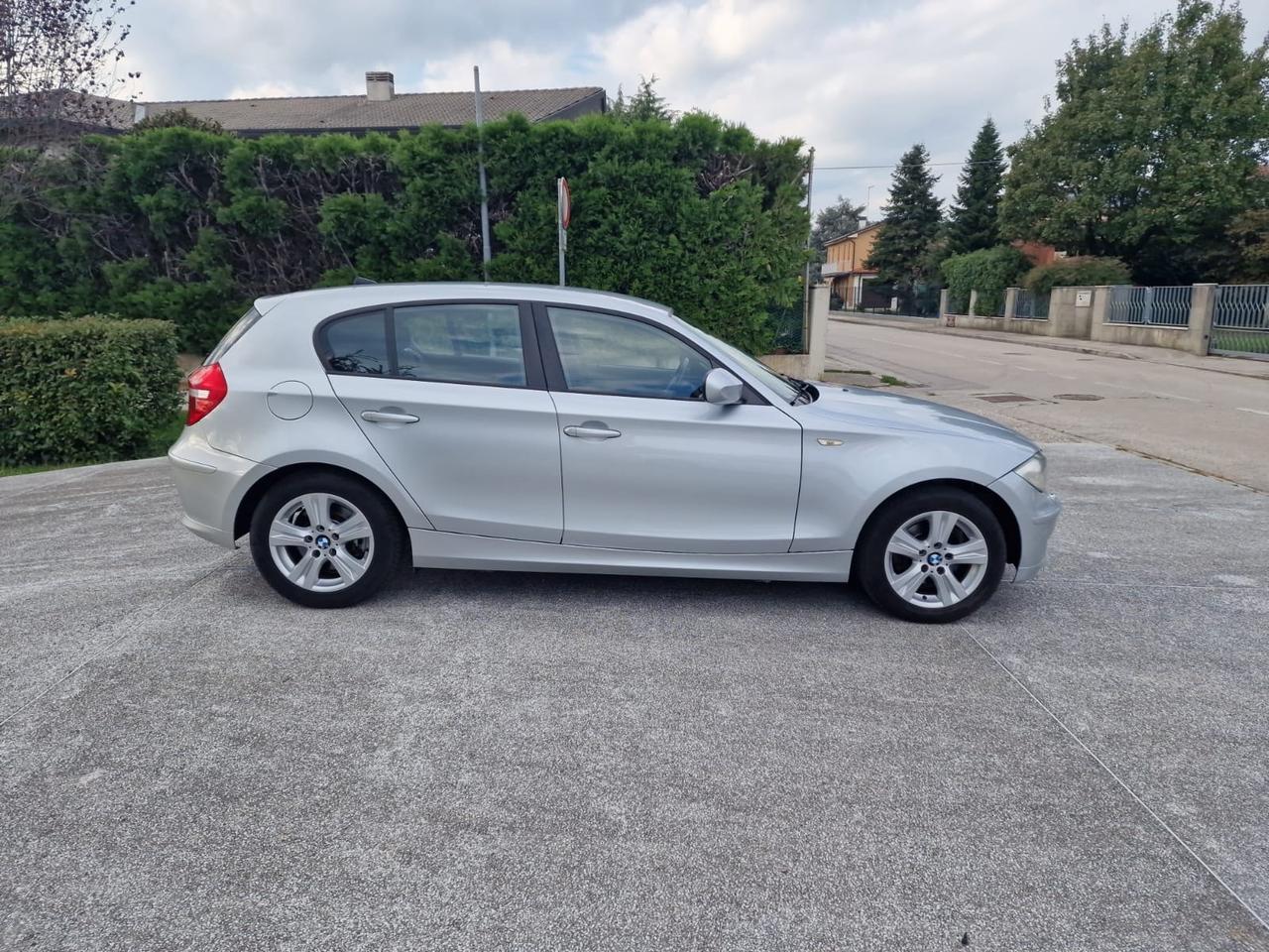 BMW Serie 1 118d 2.0 143CV Futura 5 porte – Anno 2011