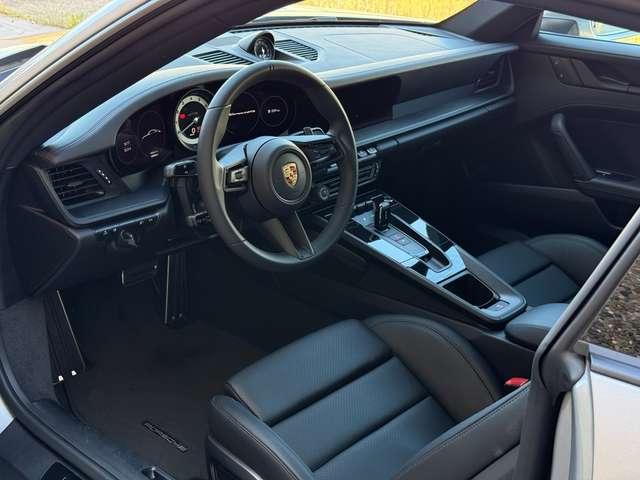 Porsche 992 911 Coupe 3.0 Carrera 4 GTS auto