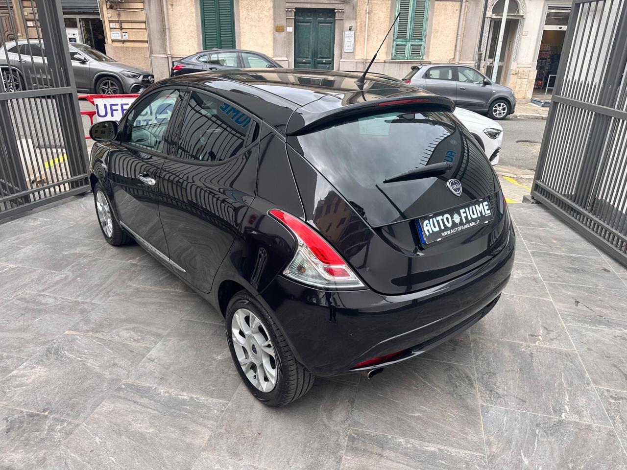 Lancia Ypsilon 1.2 69 CV 5 porte Gold