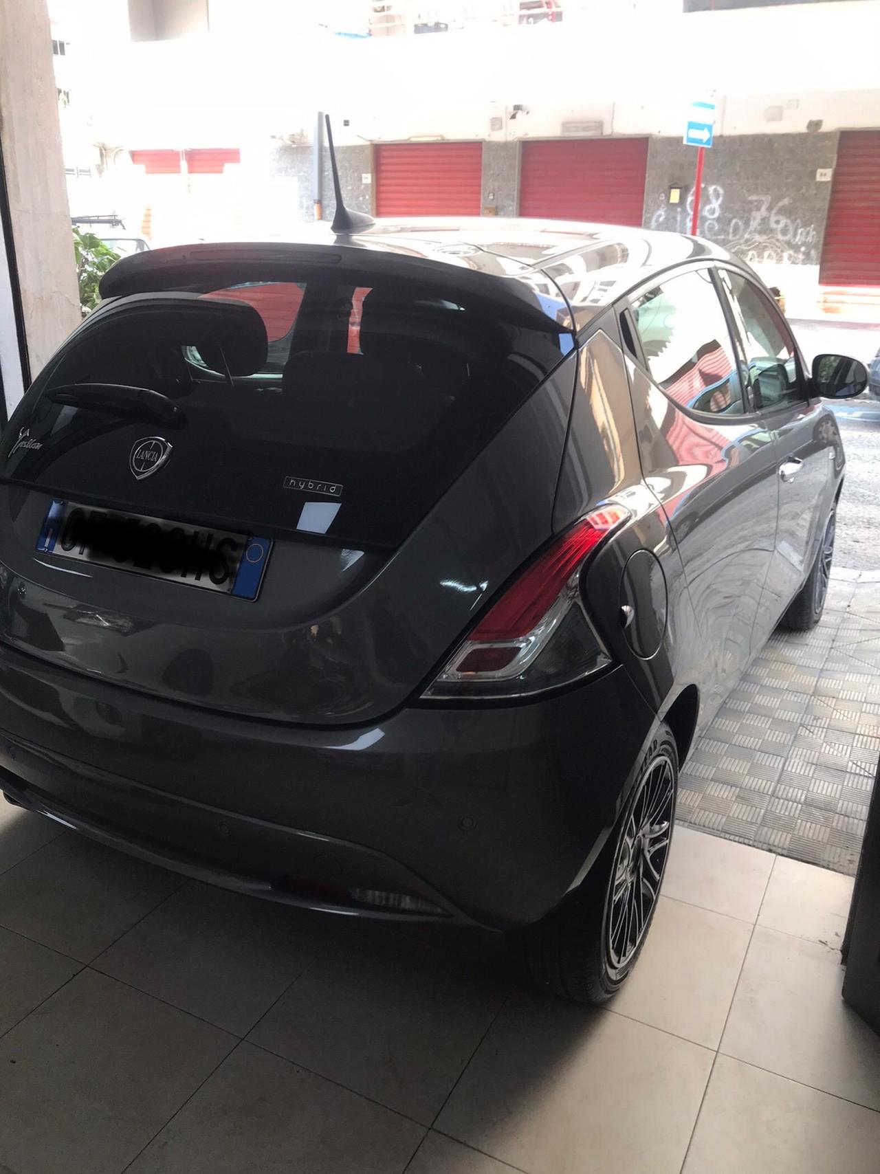 Lancia Ypsilon 1.0 FireFly 5 porte S&S Hybrid Ecochic Gold