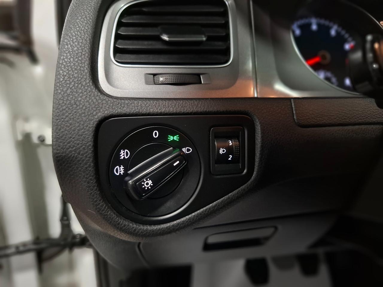 Volkswagen Golf 7 1.2 benzina Neopatentato