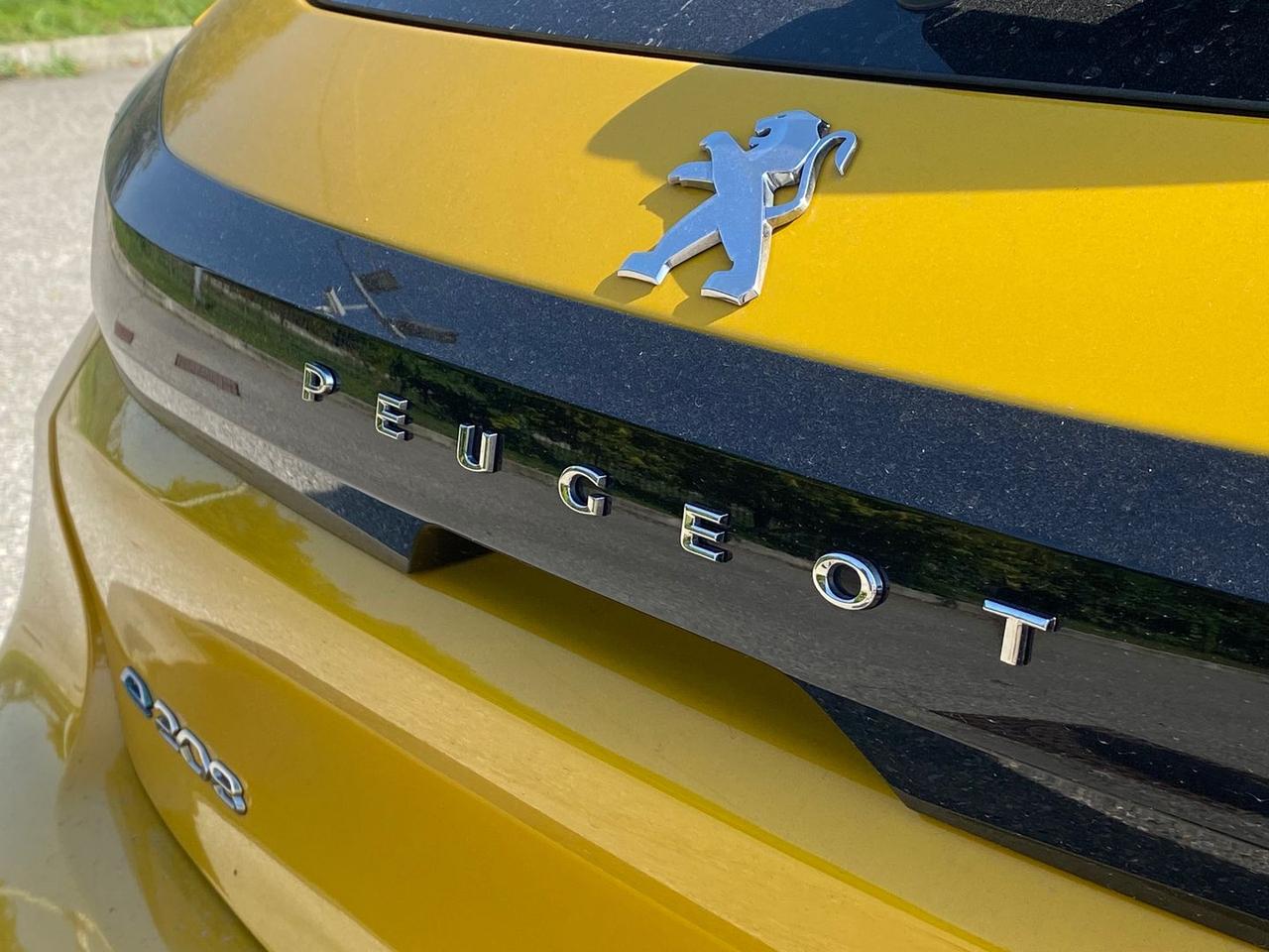 Peugeot 208 GT e-208 #6931