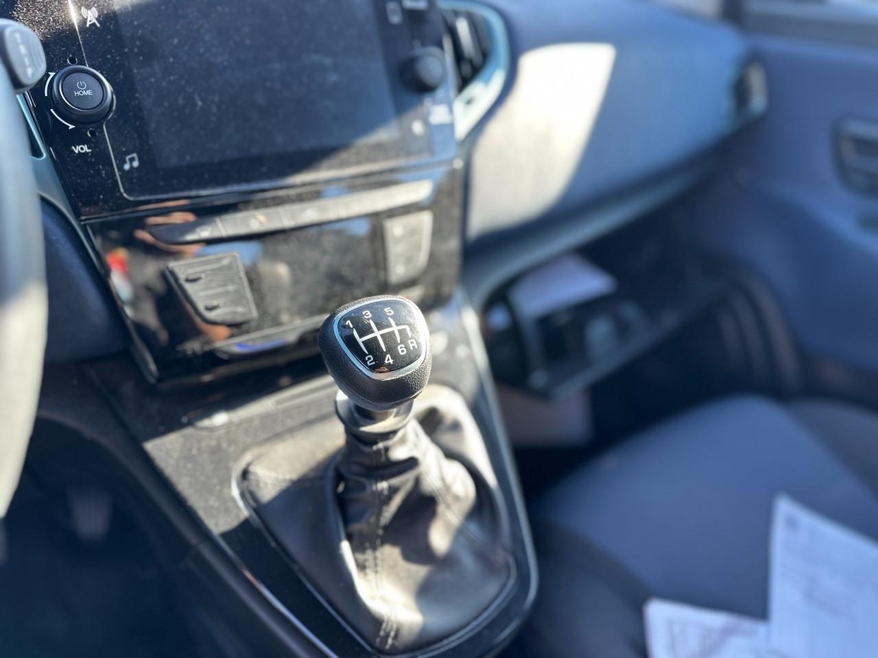 LANCIA Ypsilon III 2021 - Ypsilon 1.0 firefly hybrid Platino s&s 70cv