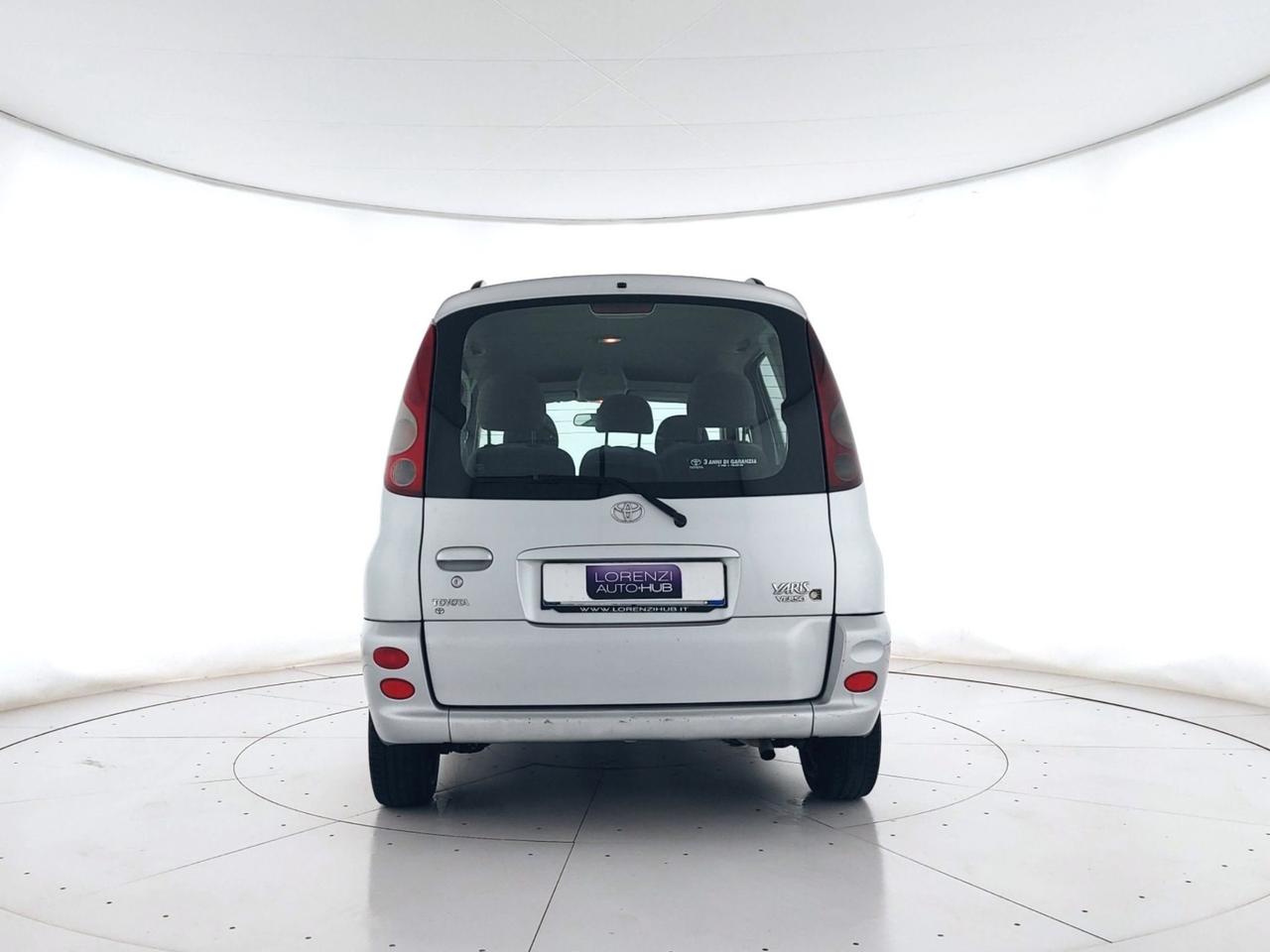 TOYOTA Yaris Verso 1.3 Luna X COMMERCIANTI