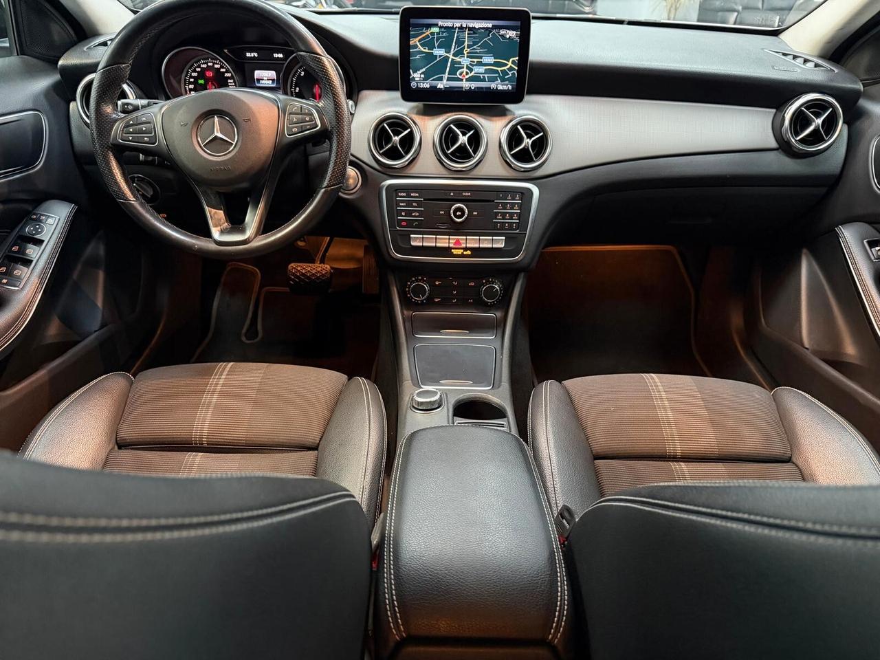 Mercedes Benz GLA 200 d Automatic Sport