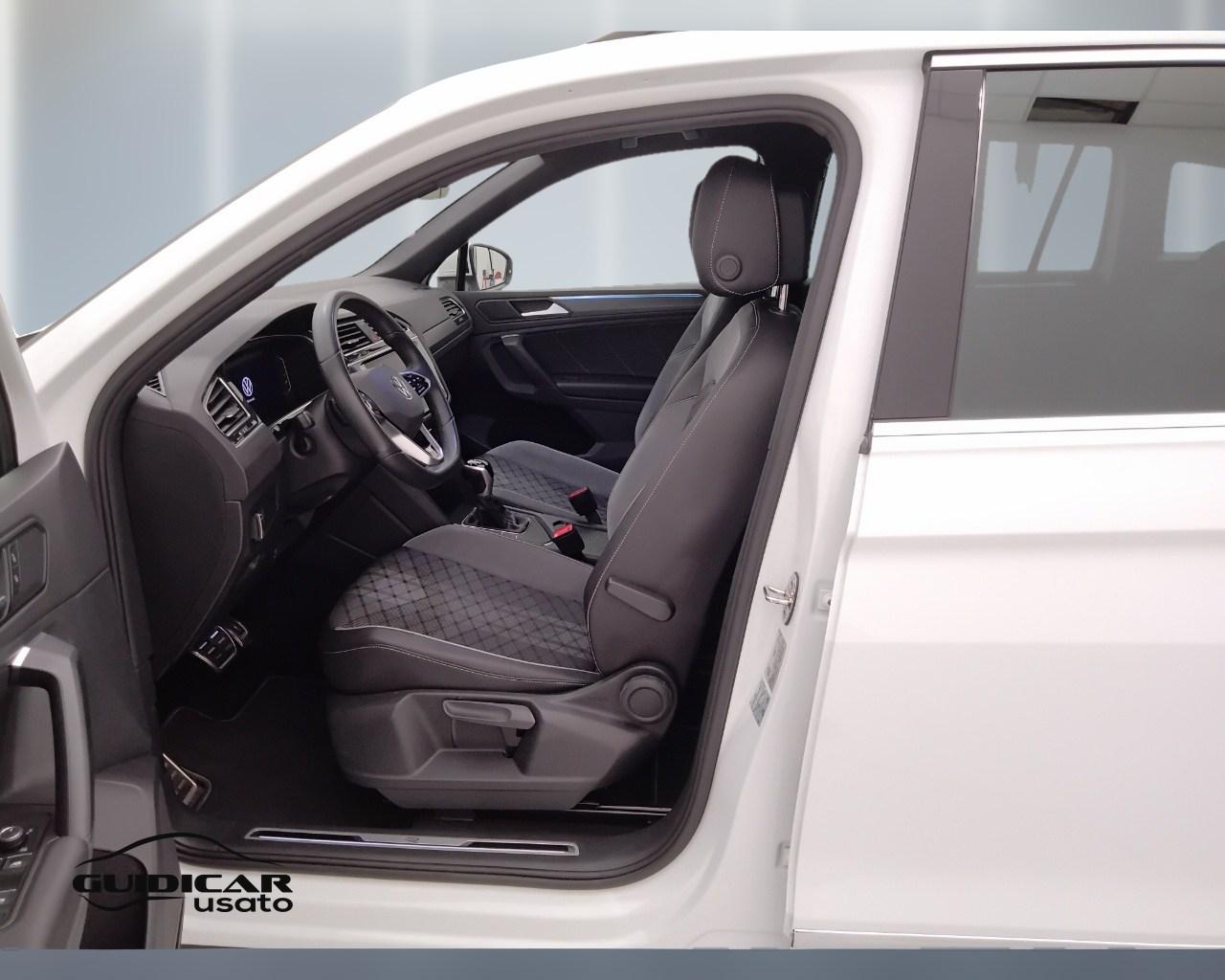 VOLKSWAGEN Tiguan II 2021 - Tiguan 1.5 tsi R-Line 150cv dsg