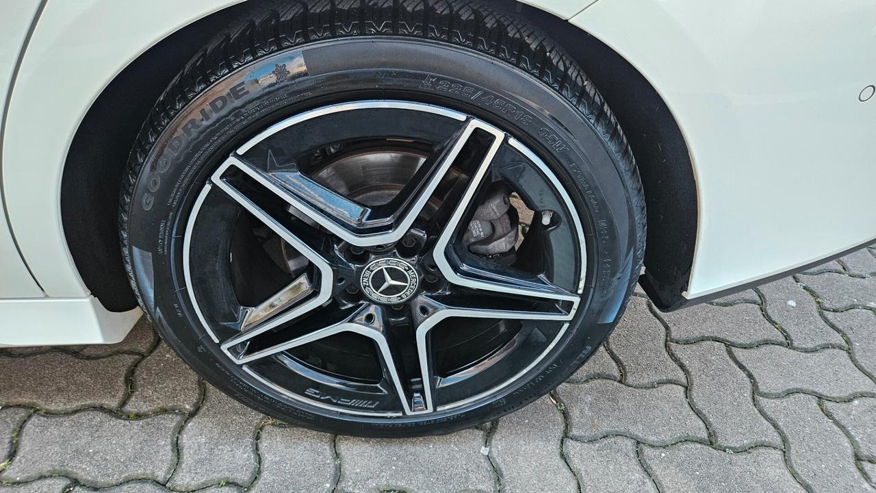 Mercedes-benz CLA 200 Coupe Premium AMG auto 163CV NAVY-CAM-SED.RISC