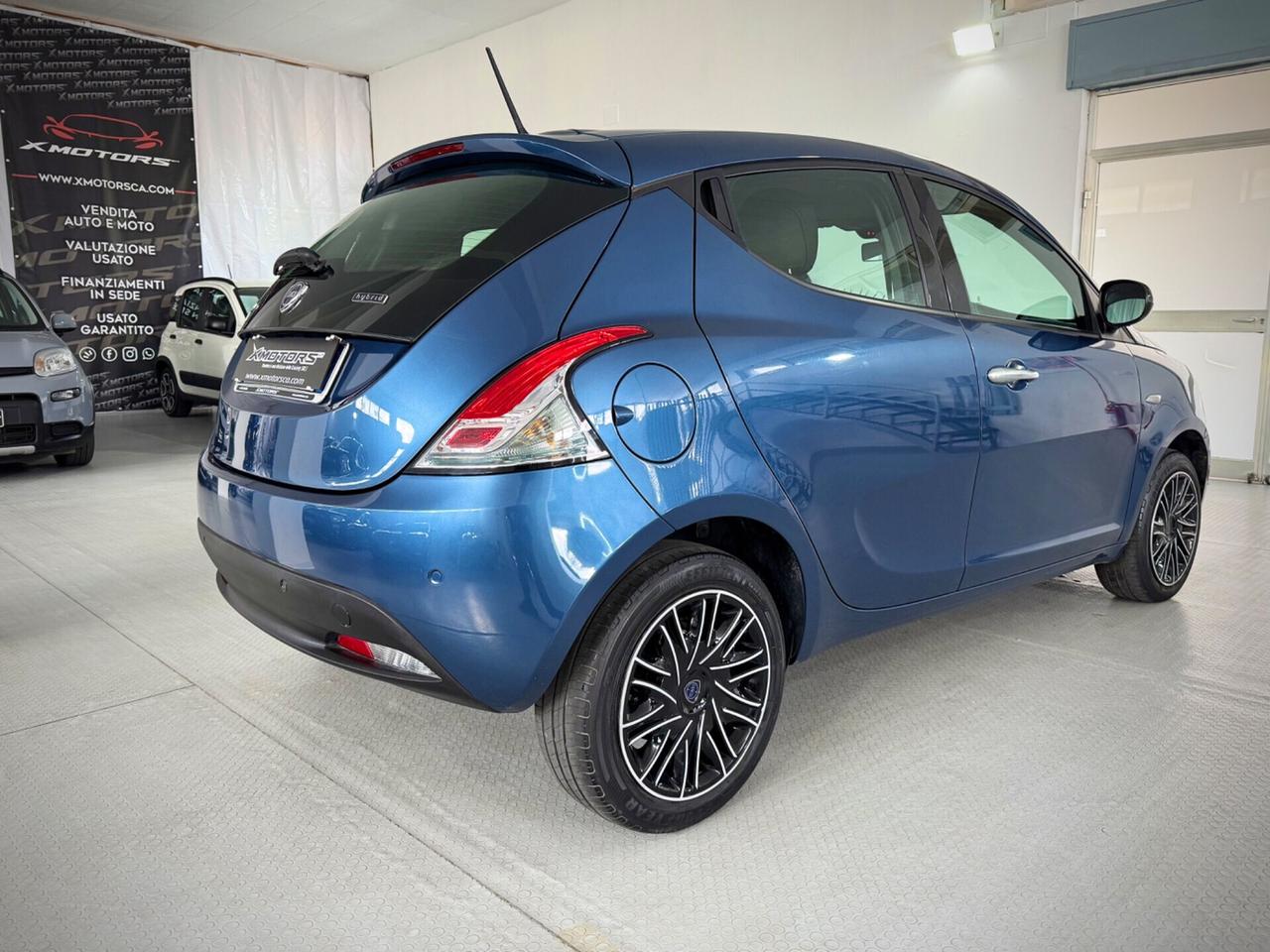 Lancia Ypsilon 1.0 Gold Aziendale 5porte Hybryd