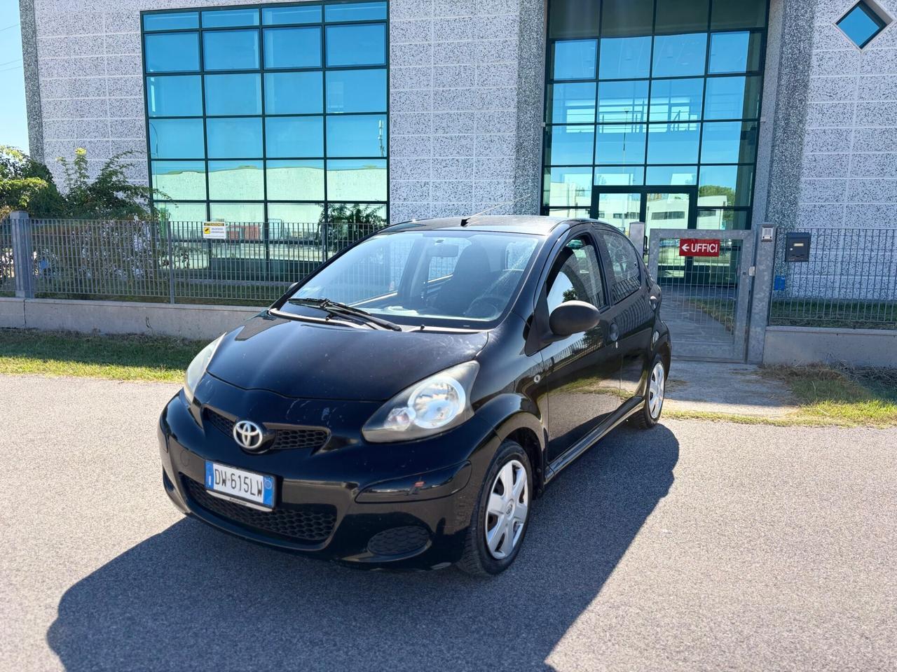 Toyota Aygo 1.0 benzina 2009 5 porte Sol