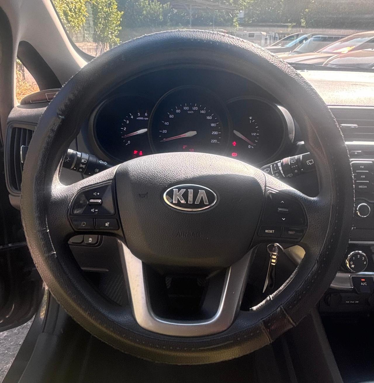 Kia Rio 1.1 CRDi WGT 5p. EX