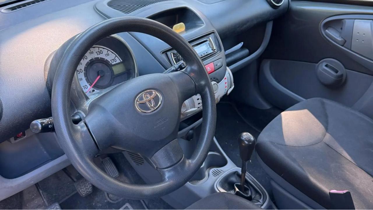 Toyota Aygo 1.0 12V VVT-i 5 porte Sol **GARANZIA 12 MESI**