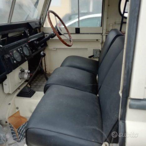 Land Rover Defender 88