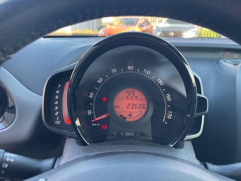 Toyota Aygo Connect 1.0 VVT-i 72 CV 5 porte x-play