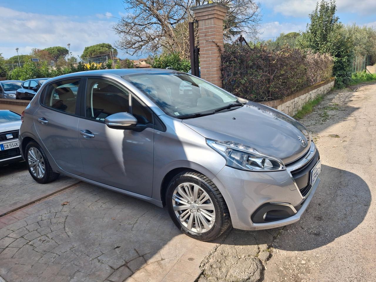 Peugeot 208 PureTech 82 5 porte Active Neopatentati