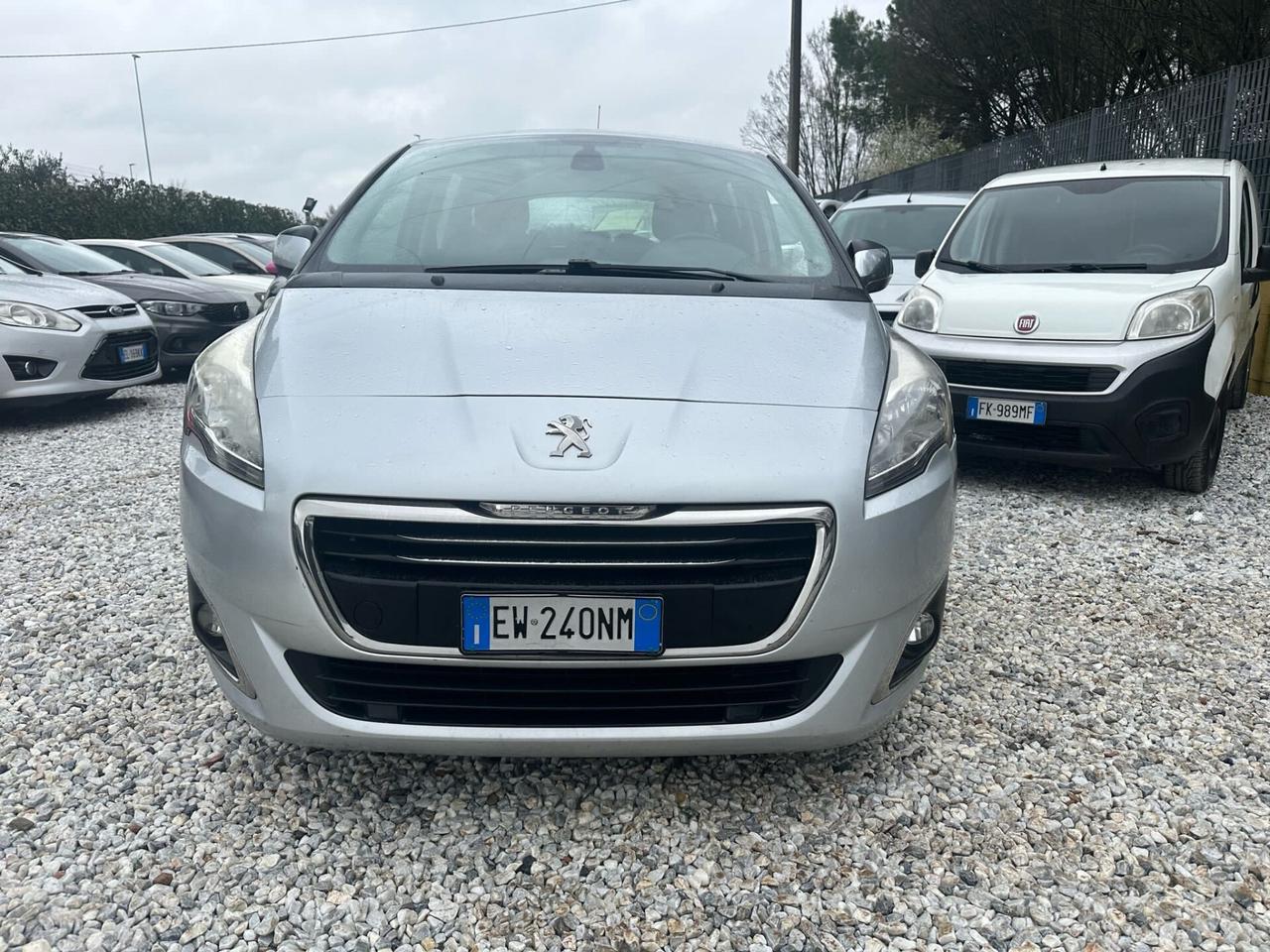 Peugeot 5008 1.6 HDi 115CV Business 7 Posti